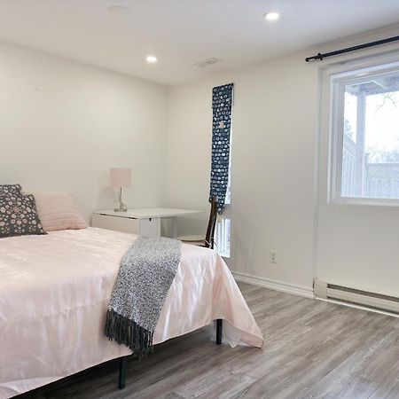 טורונטו Cozy Room With Private Bath Near Don Mills Subway מראה חיצוני תמונה