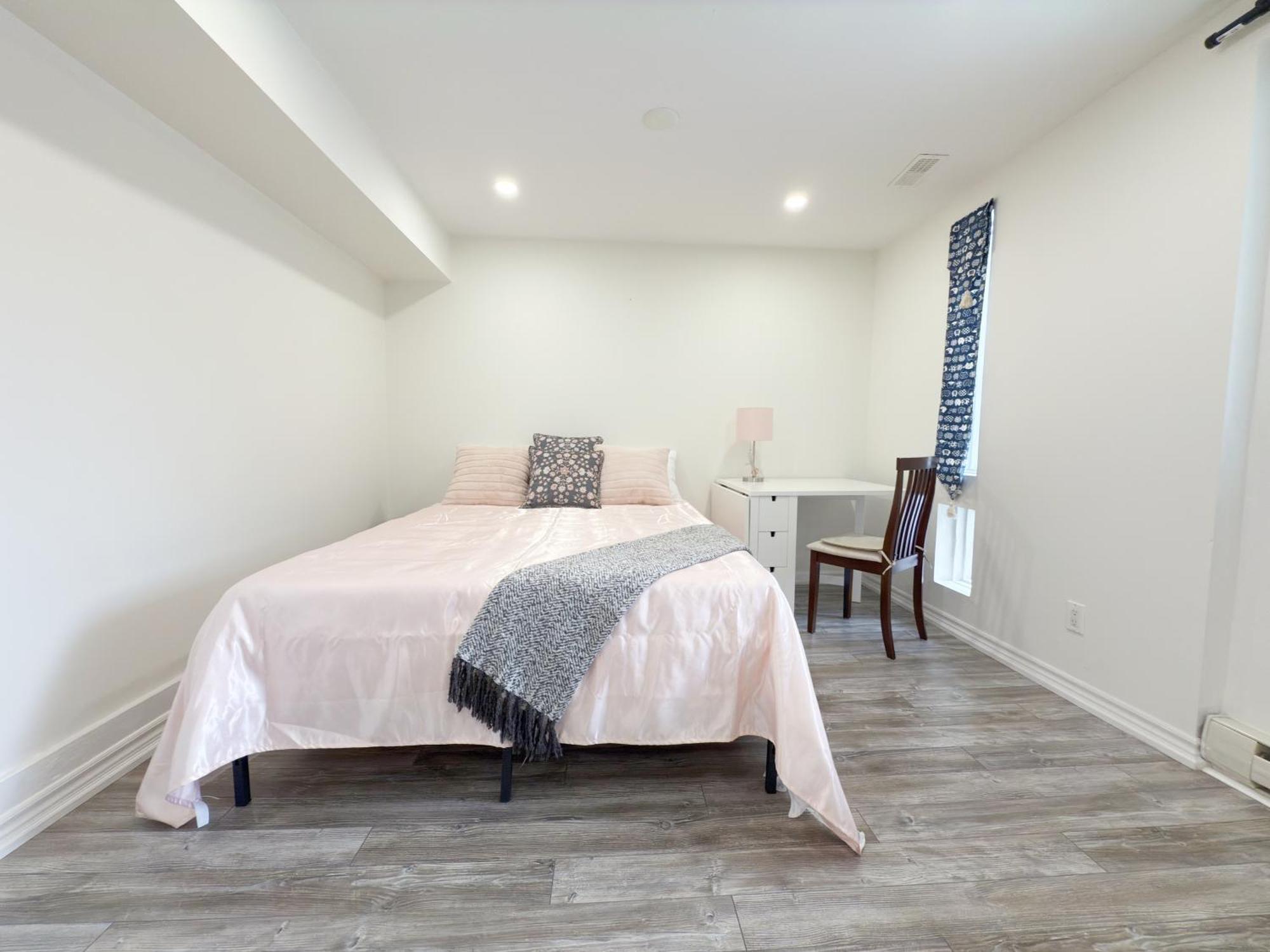 טורונטו Cozy Room With Private Bath Near Don Mills Subway מראה חיצוני תמונה